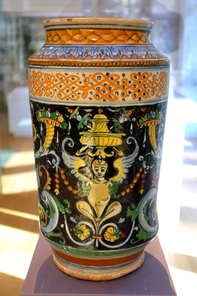 Albarello (drug jar), Siena, Italy, 1510-1515, maiolica - California Palace of the Legion of Honor - DSC07641