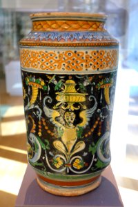 Albarello (drug jar), Siena, Italy, 1510-1515, maiolica - California Palace of the Legion of Honor - DSC07641