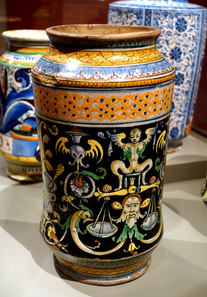 Albarello, Italy, Siena, c. 1500-1510, maiolica - Wadsworth Atheneum - Hartford, CT - DSC05110
