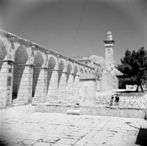 Al Haram esh-Sharif - Tempelberg. Minaret en zuilengalerij, Bestanddeelnr 255-5417