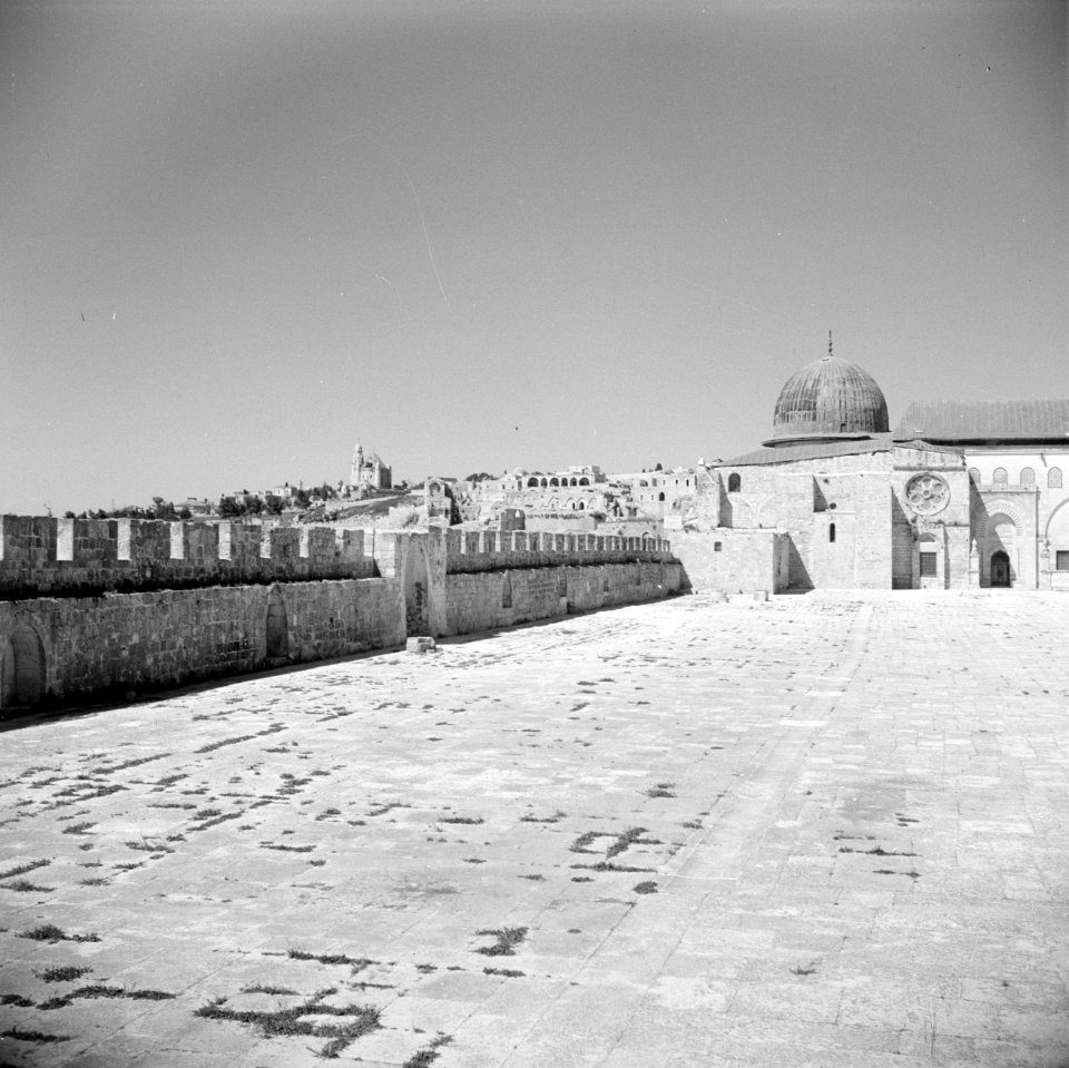 Al Haram esh-Sharif - Tempelberg. Voorplein en Al Aqsa moskee, Bestanddeelnr 255-5427
