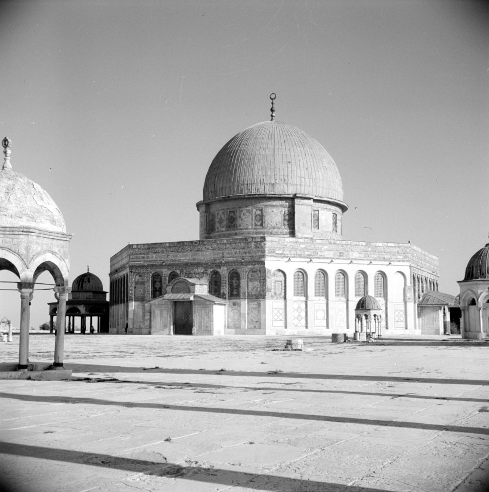 Al Haram esh-Sharif - Tempelberg. Ingang tot de Rotskoepel of Qubbet es-Sakhra, Bestanddeelnr 255-5436