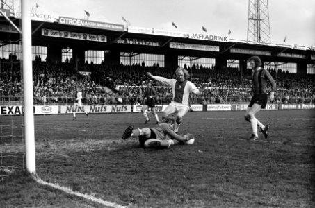 Ajax tegen Sparta 2-0, Geels in duel met Doesburg, Bestanddeelnr 927-8353
