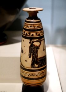 Alabastron, attributed to the Emporion Painter, Greek, Attic, c. 510-490 BC, terracotta - Middlebury College Museum of Art - Middlebury, VT - DSC07961