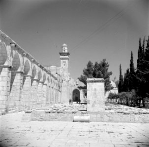 Al Haram esh-Sharif - Tempelberg. Minaret en zuilengalerij, Bestanddeelnr 255-5414