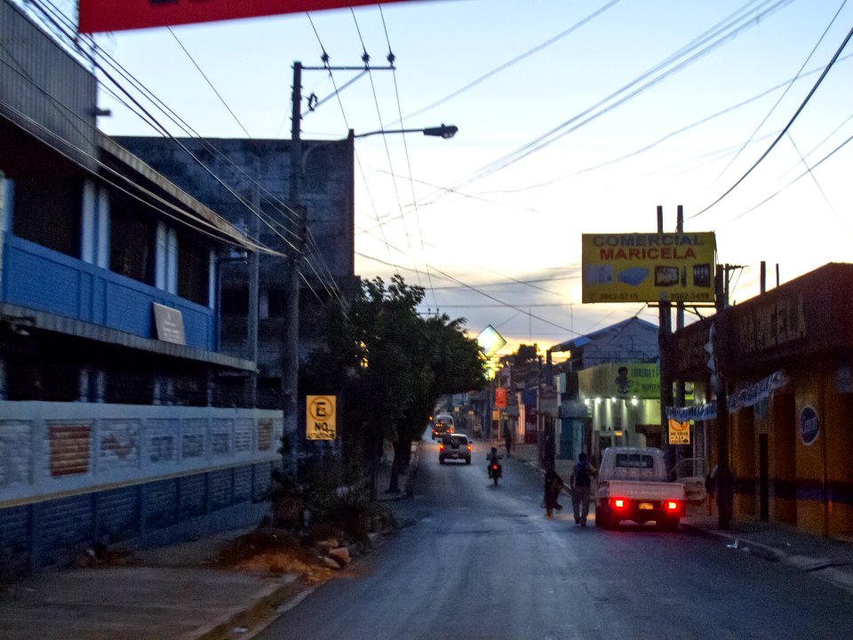Alba, Calles de Usulutan, El Salvador