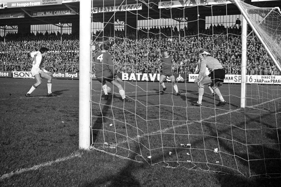Ajax tegen Sparta 2-1, scheidsrechter Van Ravens, Bestanddeelnr 925-3146