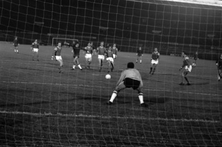 Ajax tegen Ruch Chorzow (Polen) 7-0 in Olympisch Stadion Amsterdam, Bestanddeelnr 922-9879