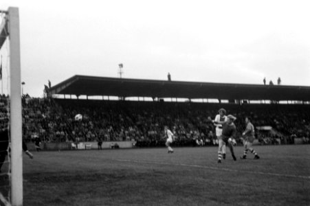 Ajax tegen PSV in s-Hertogenbosch 2-0 Ajax wint KNVB-beker, Bestanddeelnr 923-5513