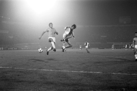 Ajax tegen Slowaaks voeltbalelftal in Ol. Stadion , Amsterdam, ter gelegenheid v, Bestanddeelnr 922-7792