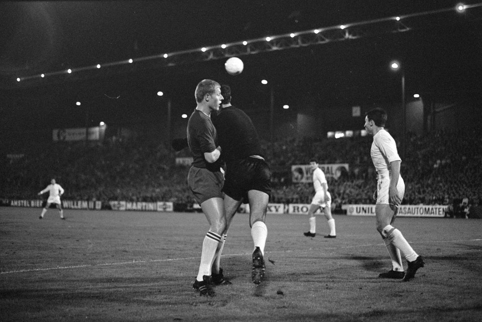 Ajax tegen Real Madrid 1-1 in Olympisch Stadion . Spelmomenten, Bestanddeelnr 920-7225
