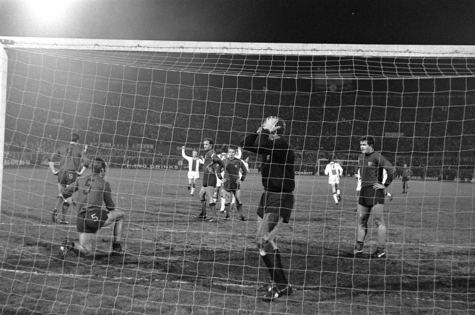 Ajax tegen Spartak 3-0, halve finale Europa Cup keeper Gerijk houdt het hoofd in, Bestanddeelnr 922-2962