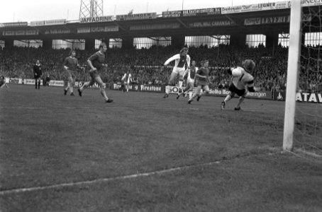Ajax tegen Sparta 4-2 (Ajax kampioen), Keizer scoort twee doelpunt, Bestanddeelnr 926-3913