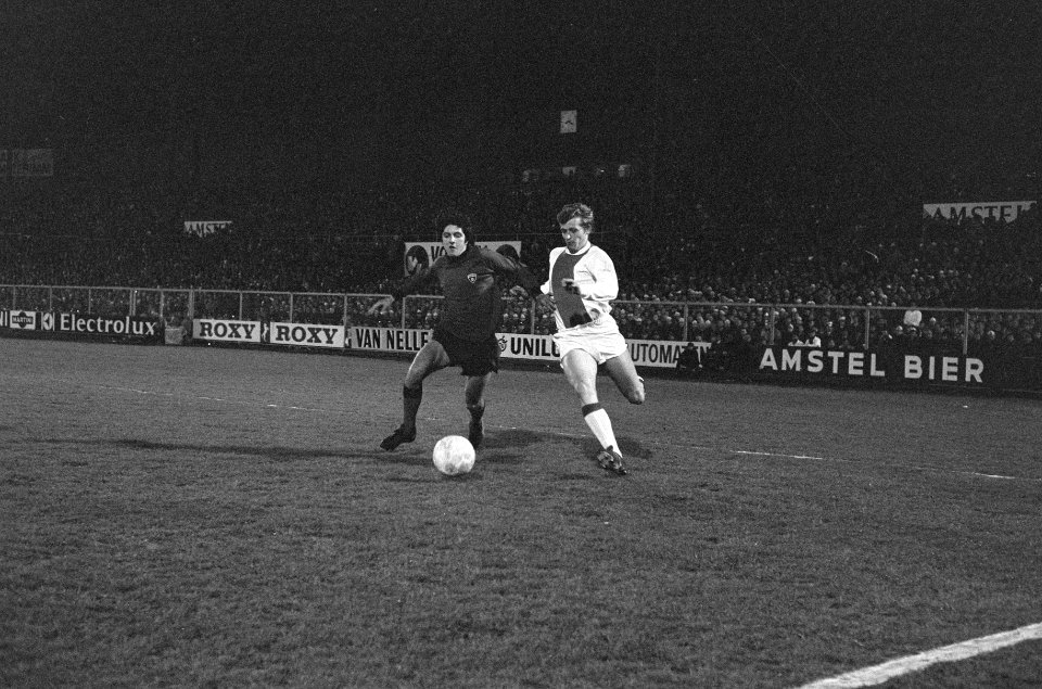 Ajax tegen Spartak Moskou 3-0, halve finale Europa Cup Piet Keizer (rechts) en D, Bestanddeelnr 922-2960