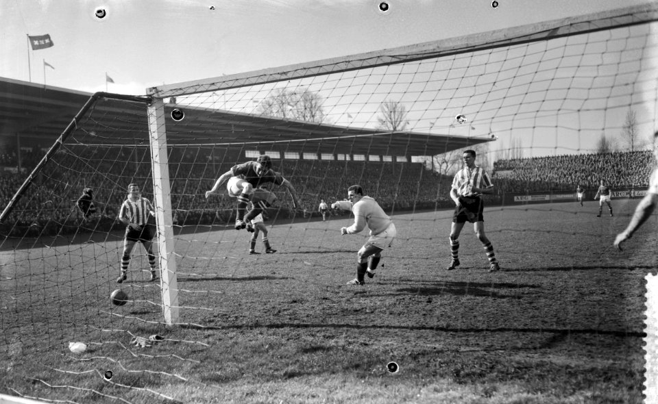 Ajax tegen Sparta 5-0, Cees Groot in actie, Bestanddeelnr 911-0908