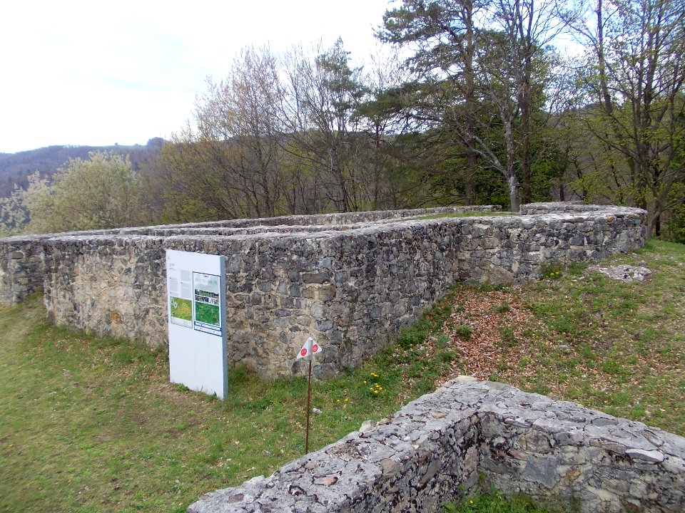 Ajdovski gradec, Vranje 12