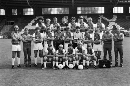 Ajaxselectie voor nieuwe seizoen voorgesteld in Amsterdam Ajaxelftal, Bestanddeelnr 931-5880