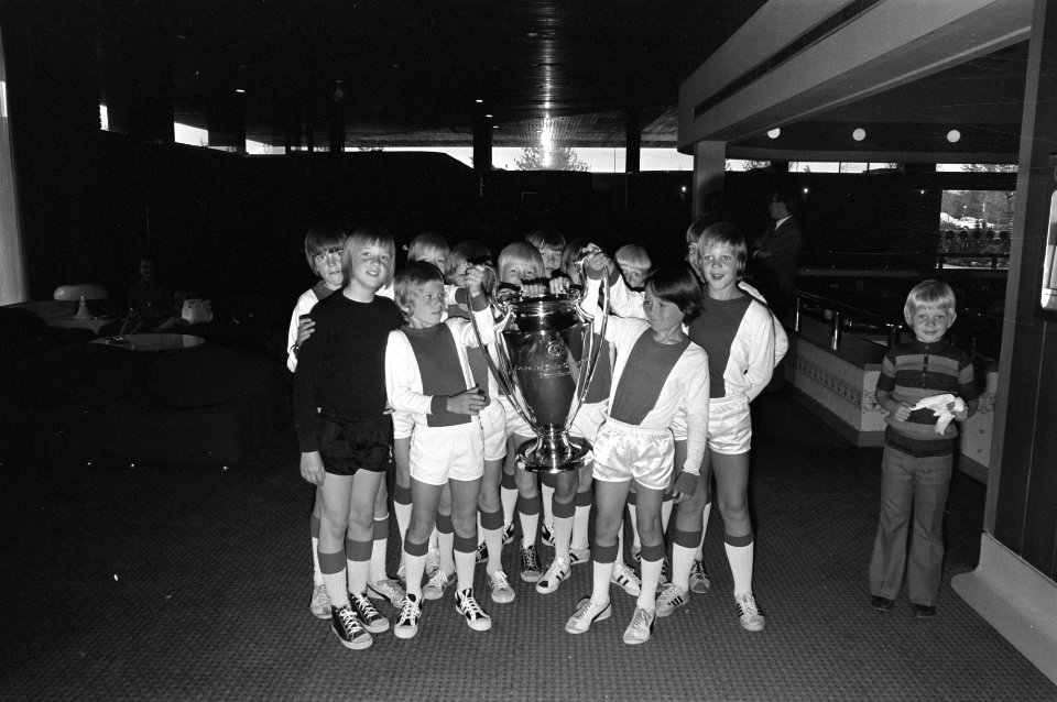 Ajax-pupillen met de Europacup, Bestanddeelnr 925-6264