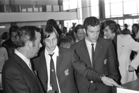 Ajax-spelers Cruijff (l) en Stuy, Bestanddeelnr 924-6015