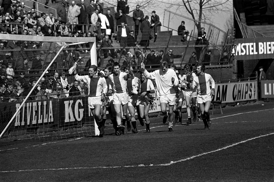 Ajax-junioren kampioen, maken ererondje, Bestanddeelnr 921-1941