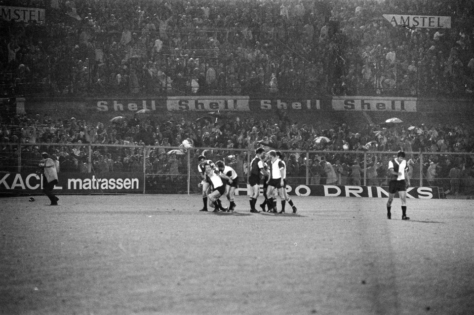 Ajax-Feyenoord 1-3. Feyenoord heeft gescoord via Dick Schneider, Bestanddeelnr 924-5906