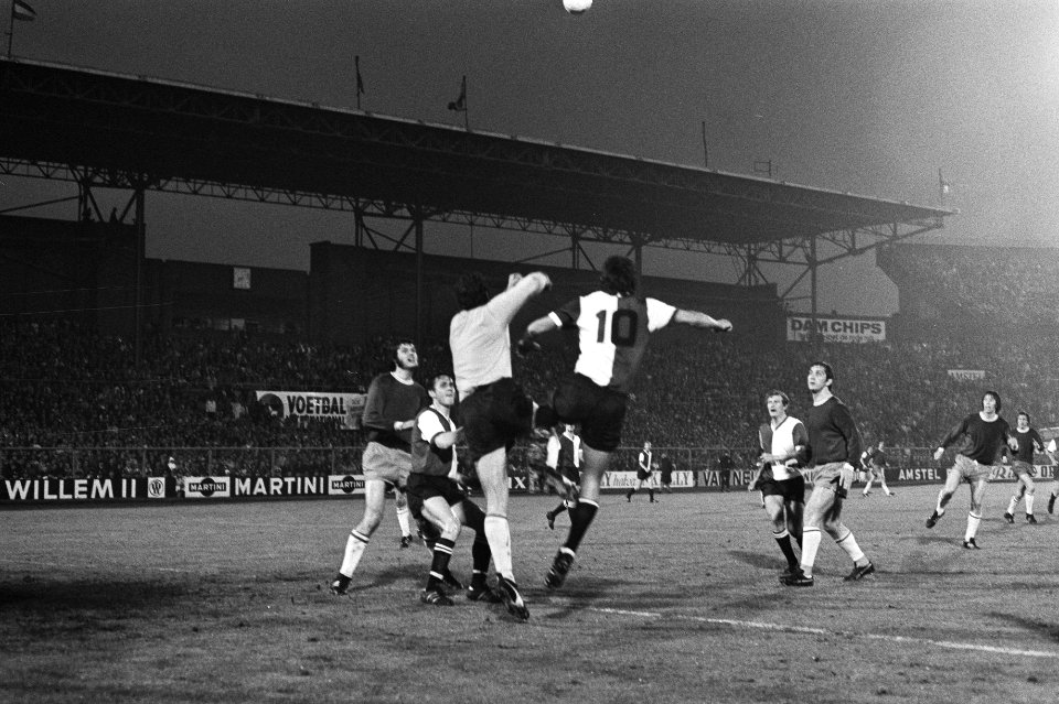 Ajax-Feyenoord 1-3. Spelmoment voor Ajax-doel, Bestanddeelnr 924-5910