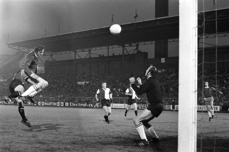 Ajax-Feyenoord 1-3. Kopbal van Ajax-speler Keizer, Bestanddeelnr 924-5900