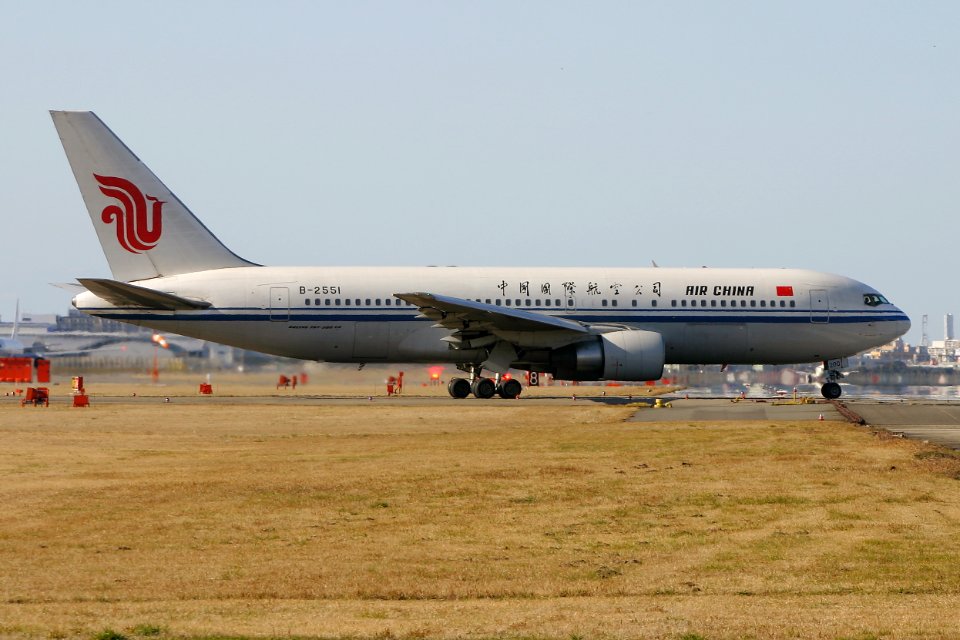 AirChina B767-200 fukuoka 20050211153142