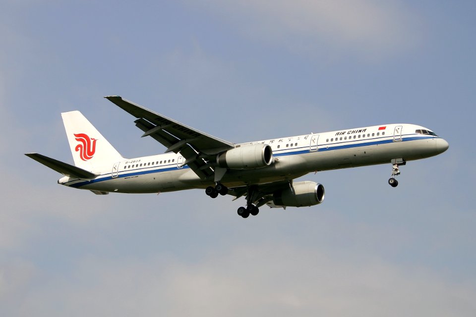 AirChina B757-200 fukuoka 20040926141336