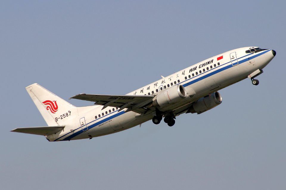 AirChina B737-300 fukuoka 20041023131114