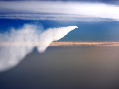 Aircraft and contrails at 32000ft approx above Baden-Baden, pic9