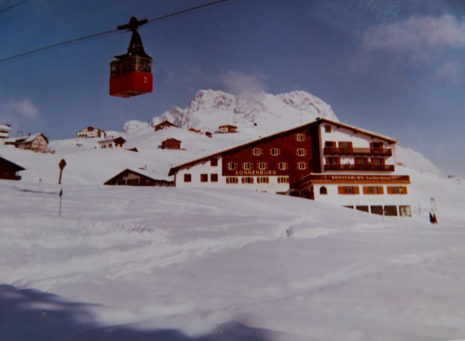 AIMG 5212 Oberlech Sonnenburg Seilbahn 1972