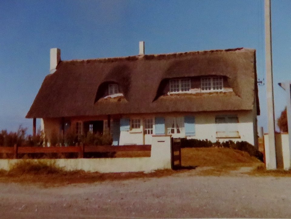 AIMG 5197 Reetdachhaus 1971 angeblich La Baule