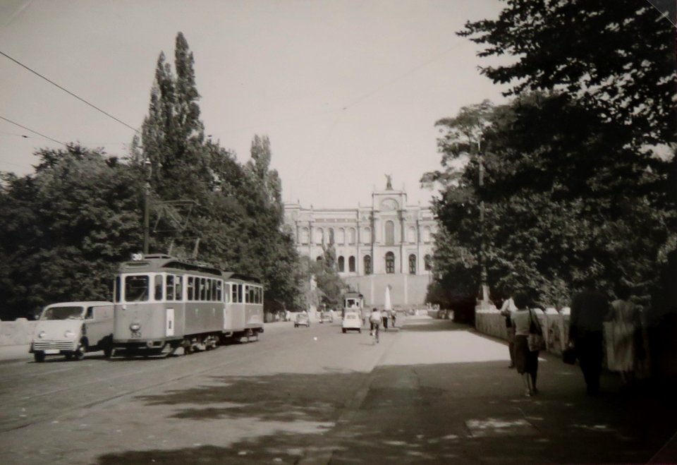 AIMG 5330 Maximilianeum und Fahrzeuge 1959