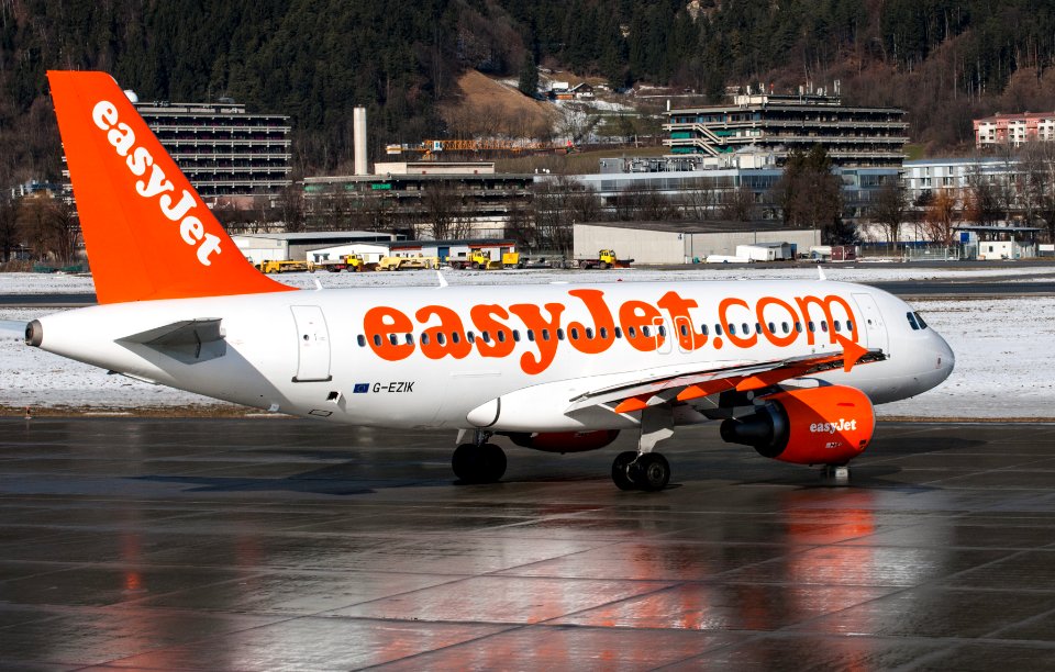 Airbus A319 G-EZIK at Innsbruck