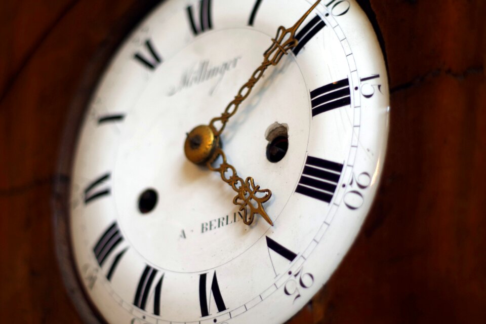 Historic analog dial
