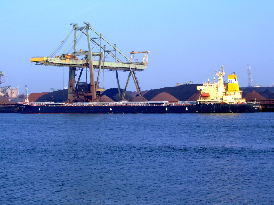Agios Efraim - IMO 9156278 - Callsign C4SJ2 p2, Mississippi harbour, Port of Rotterdam, Holland 29-Apr-2007