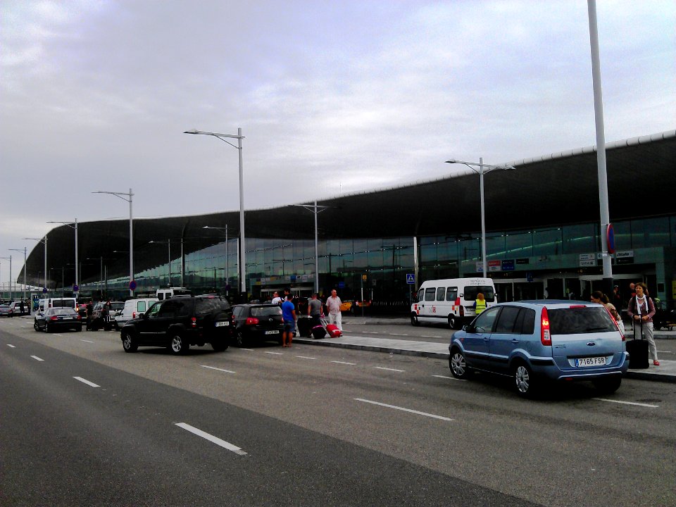 Airport Barcelona Terminal 1 001