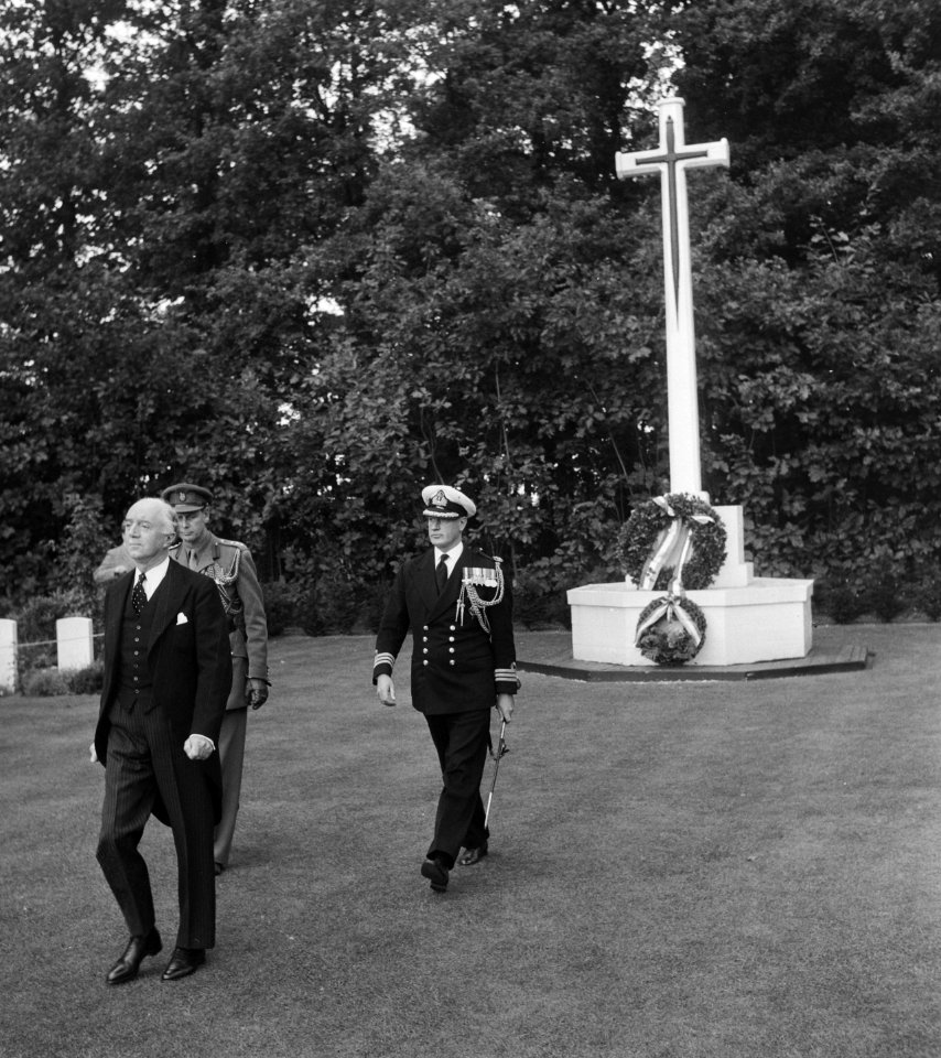 Airborne-herdenking Oosterbeek. Engelse gezant Sir Neville Butler, Bestanddeelnr 905-3114