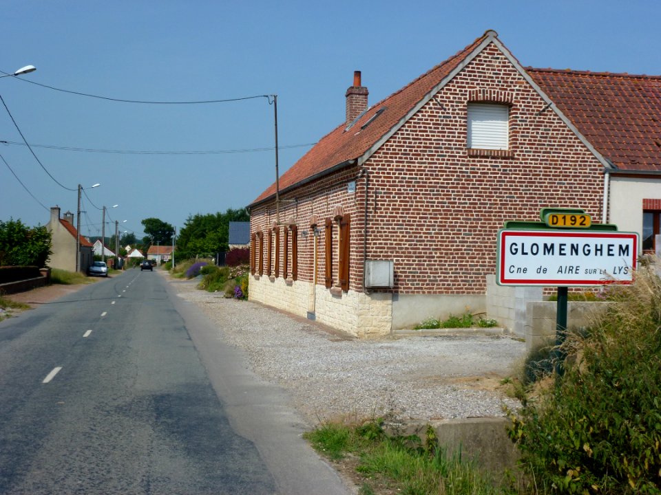 Aire-sur-la-Lys (Pas-de-Calais, Fr) city limit sign Glomenghem