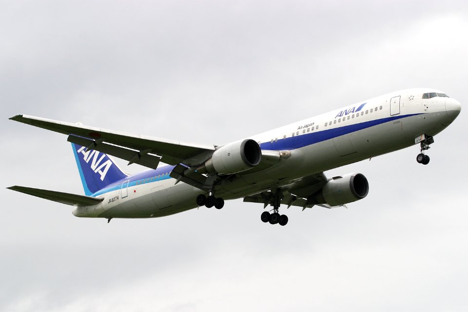 AirJapan B767-300 fukuoka 20090711155812