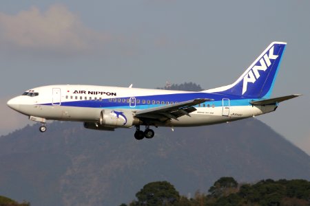 AirNippon B737-500 fukuoka 20050314162010 photo