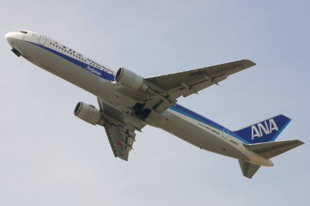 AirJapan B767-300 fukuoka 20050128114250