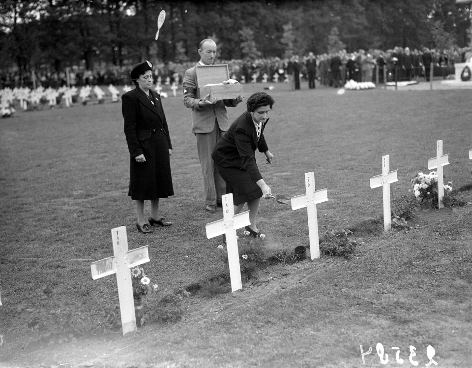 AirborneherdenkingAirbornherdenking, Bestanddeelnr 902-3584