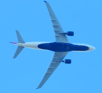 Airliner over Federal Way, WA