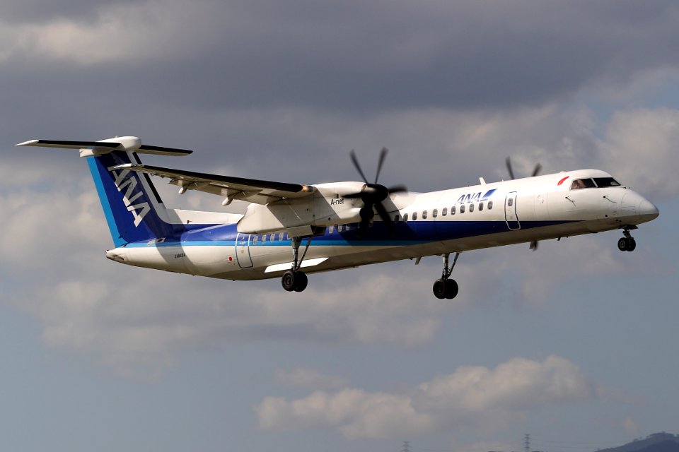 AirNipponNetwork DHC-8-400 fukuoka 20050925092956