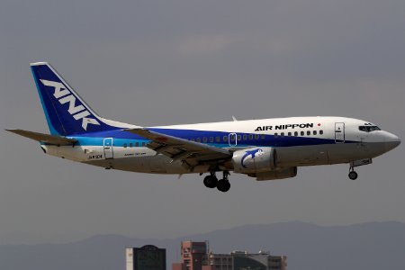 AirNippon B737-500 fukuoka 20060330103614