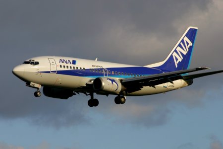 AirNippon B737-500 fukuoka 20050101160026 photo