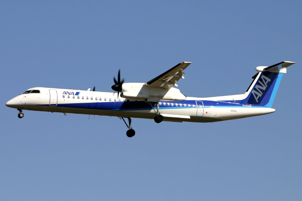 AirNipponNetwork DHC-8-400 fukuoka 20050211135408