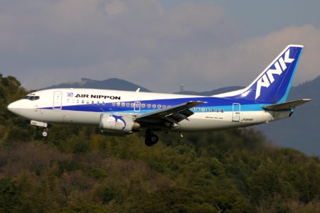 AirNippon B737-500 fukuoka 20050314155858 photo